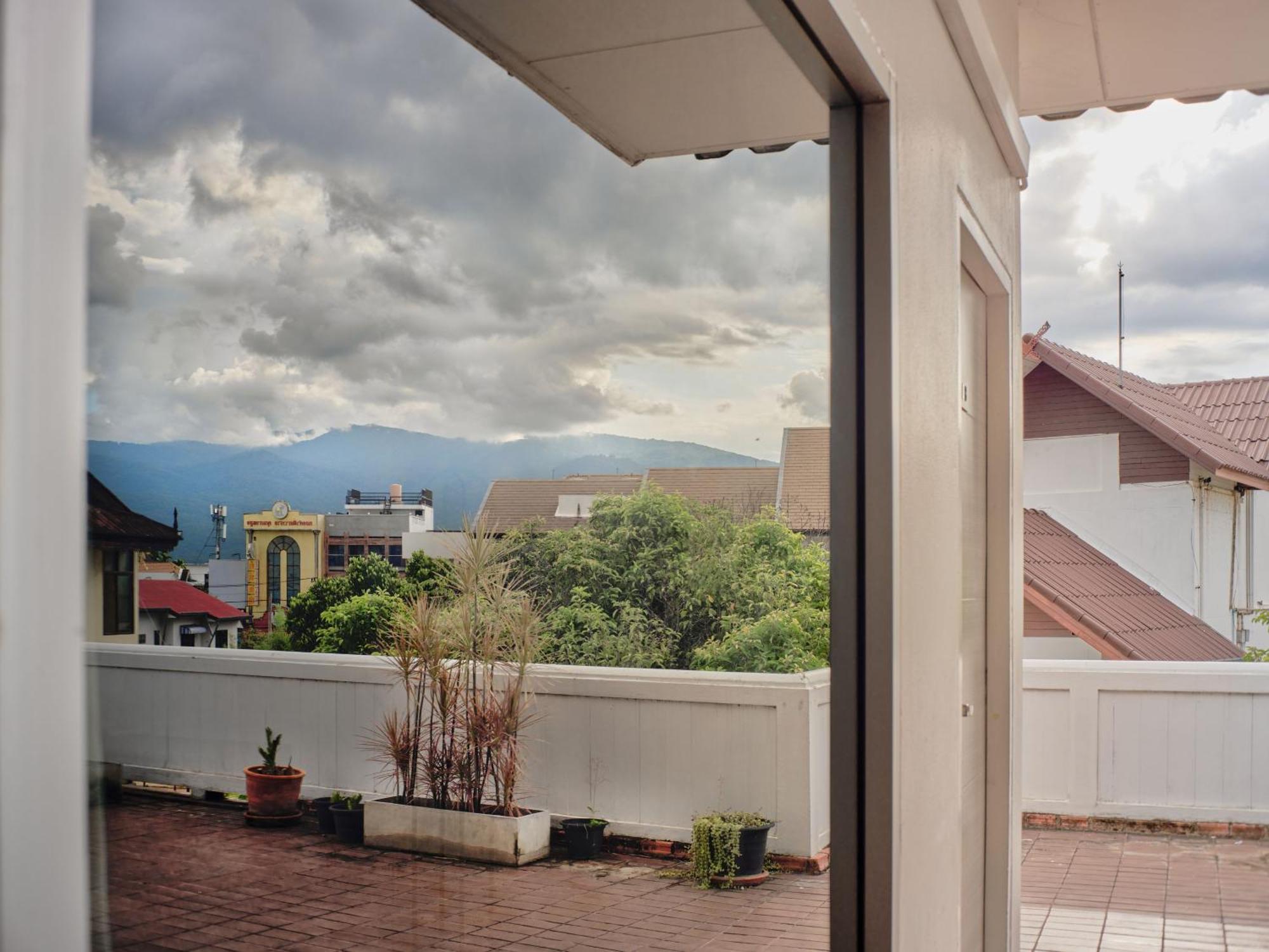Chiangmai Inn Guesthouse เชียงใหม่ ภายนอก รูปภาพ