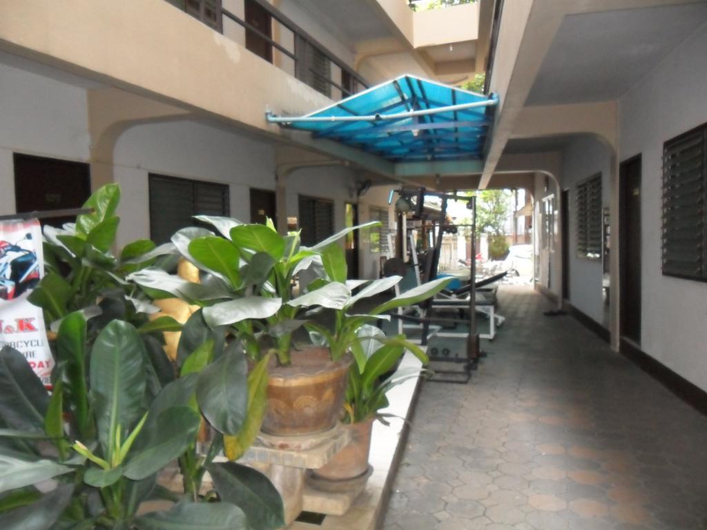 Chiangmai Inn Guesthouse เชียงใหม่ ภายนอก รูปภาพ