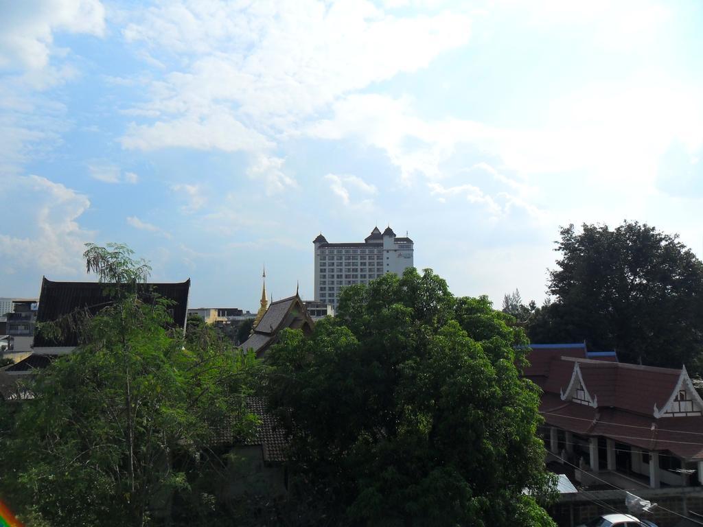 Chiangmai Inn Guesthouse เชียงใหม่ ภายนอก รูปภาพ