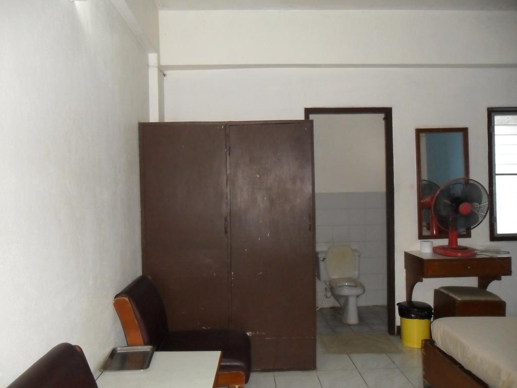 Chiangmai Inn Guesthouse เชียงใหม่ ภายนอก รูปภาพ