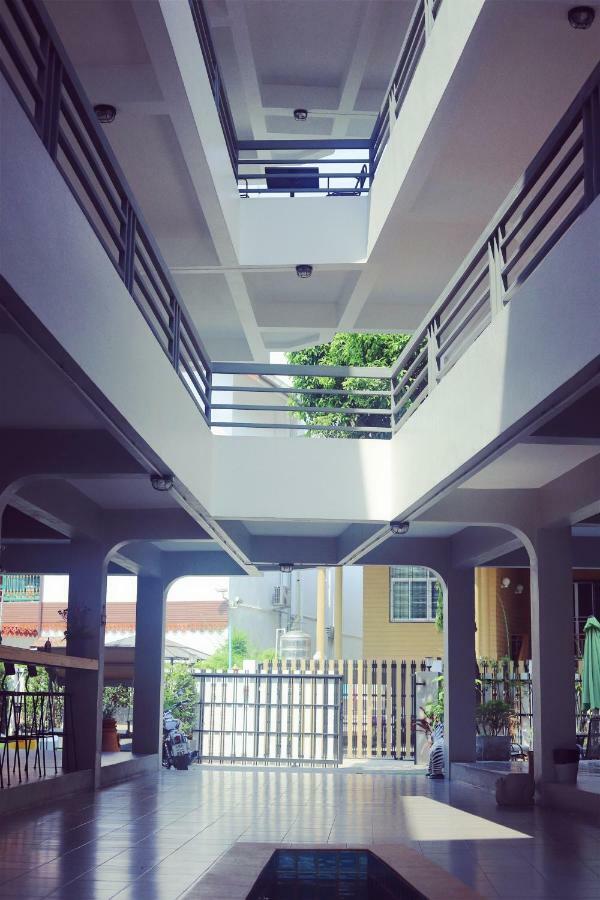 Chiangmai Inn Guesthouse เชียงใหม่ ภายนอก รูปภาพ